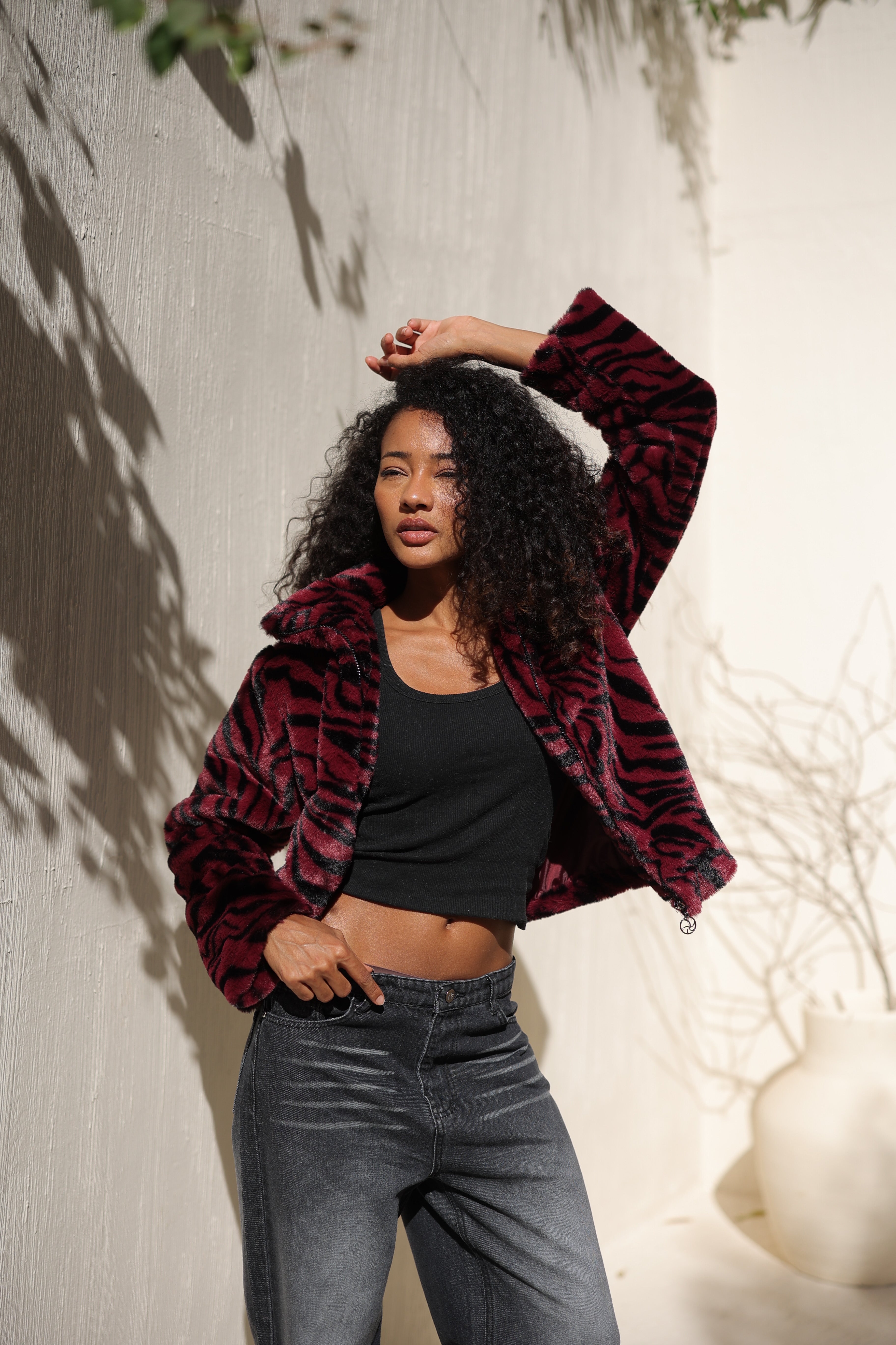 جاكيت فرو قصير Zoya