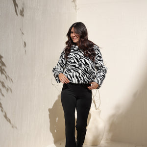 جاكيت فرو قصير Zoya